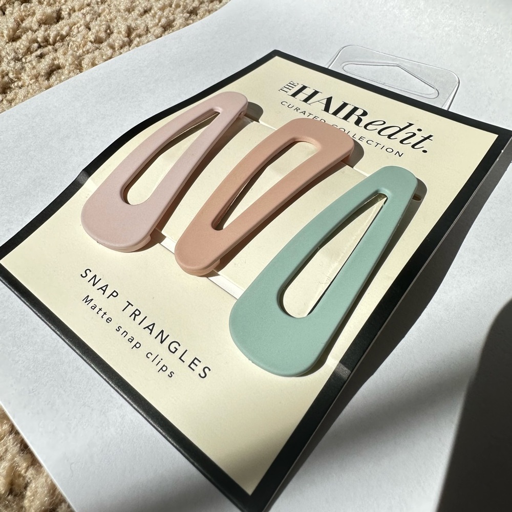 Matte Snap-Triangle Hair Clips